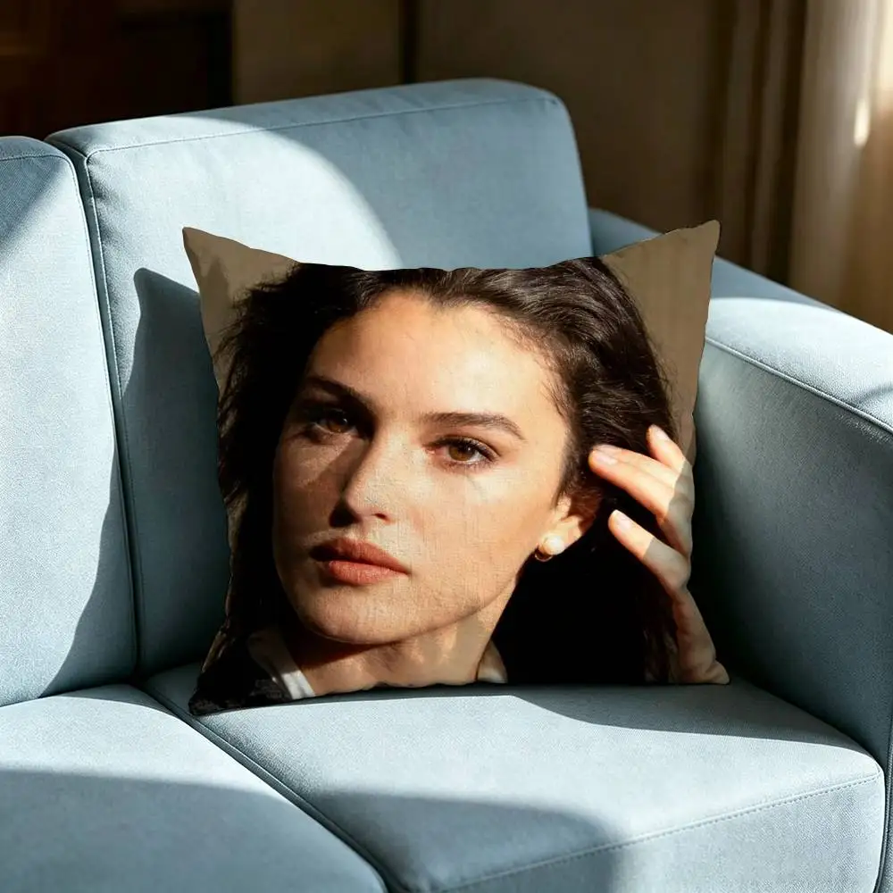 Monica B-Bellucci Fashion Magazine Pillow cover gift High definition digital printing,Surprise  vivid pattern Household.