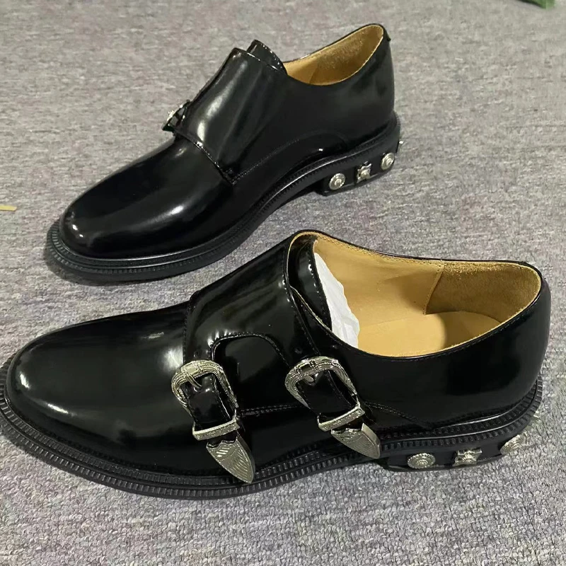 Black Studded Leather Men's Shoes Round Toe Metal Buckle Design New Full Dress Men Shoes Retro Stylish Slip-on Spring Loafers