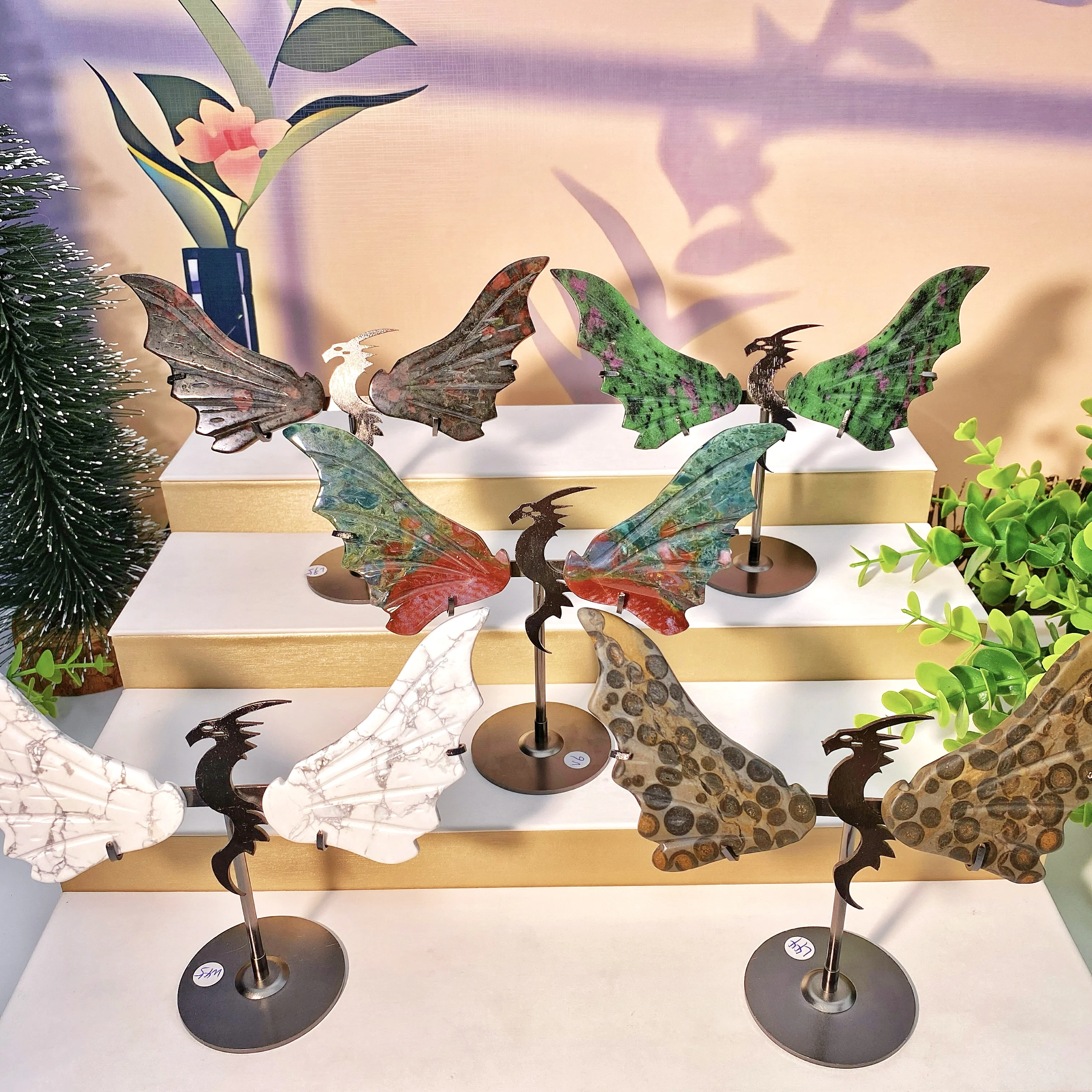 Random 1PC Natural Crystal Dragon Wing Ornament with Base - Raw Stone Carving Flying Dragon Home Party Desktop Craft Decoration