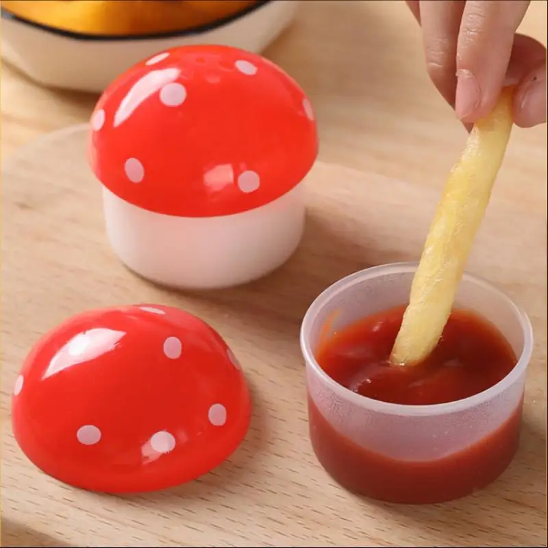 1/4 Pcs Cute Mushroom Shape Spice Jar With Lid Salt Sugar Pepper Spice Powders Storage Home Kitchen Decoration Seasoning