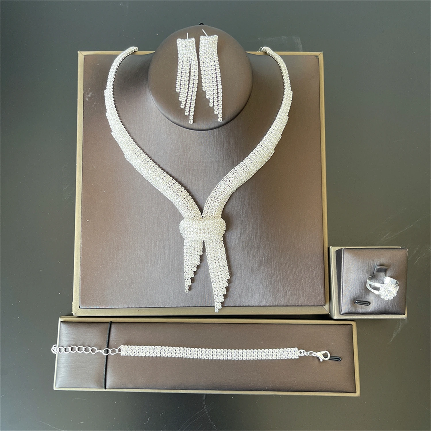 4ps Temperament Tie Shaped Zircon Rhinestone Necklace Earrings Ring Bracelet Set Bridal Wedding Party Crystal Four Piece Set