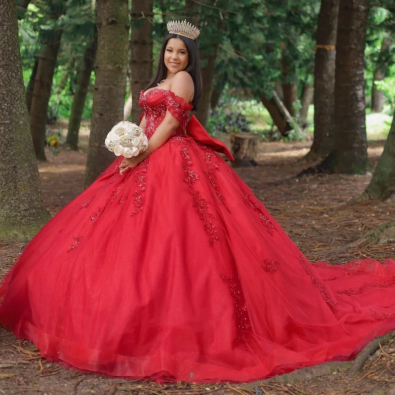

Red Shiny Ball Gown Quinceanera Dresses Applique Lace Beading Crystal Tull Bow Corset Off Shoulder Sweet 16 Dress vestidos 15 de