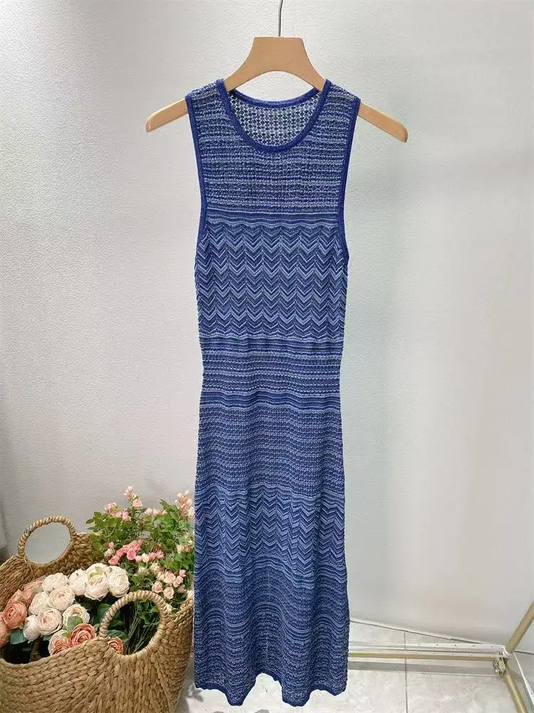 Zomer Nieuwe Mode Temperament Blauw Golfpatroon Gebreide Tankjurk Vrouwen Hol Mouwloze O-hals Slanke Midi Gewaad Vrouwelijke