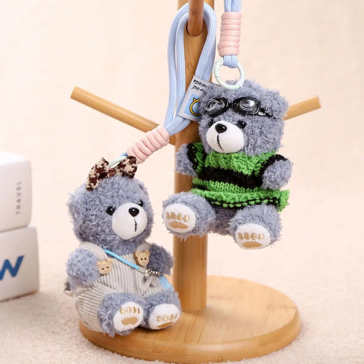 Ins لطيف دمية دب أفخم دمية المفاتيح قلادة الكرتون الحيوان الدب أفخم محشوة دمية على ظهره الديكور هدية عيد ميلاد