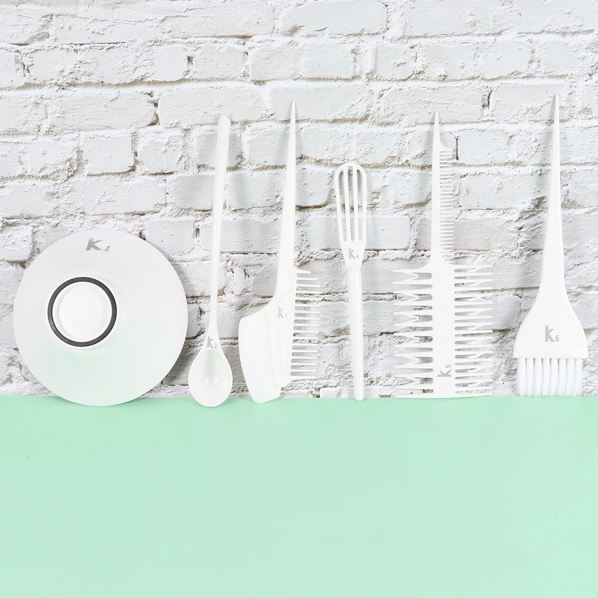 

1 Hairdressing Tool Set Hair Coloring Comb Bowl Brush White Bowl Stir Bar Scoop Protect Hair Beautiful Salon Use