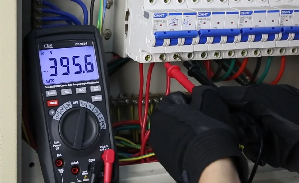 CEM DT-9516 Multimetri digitali professionali a vero RMS