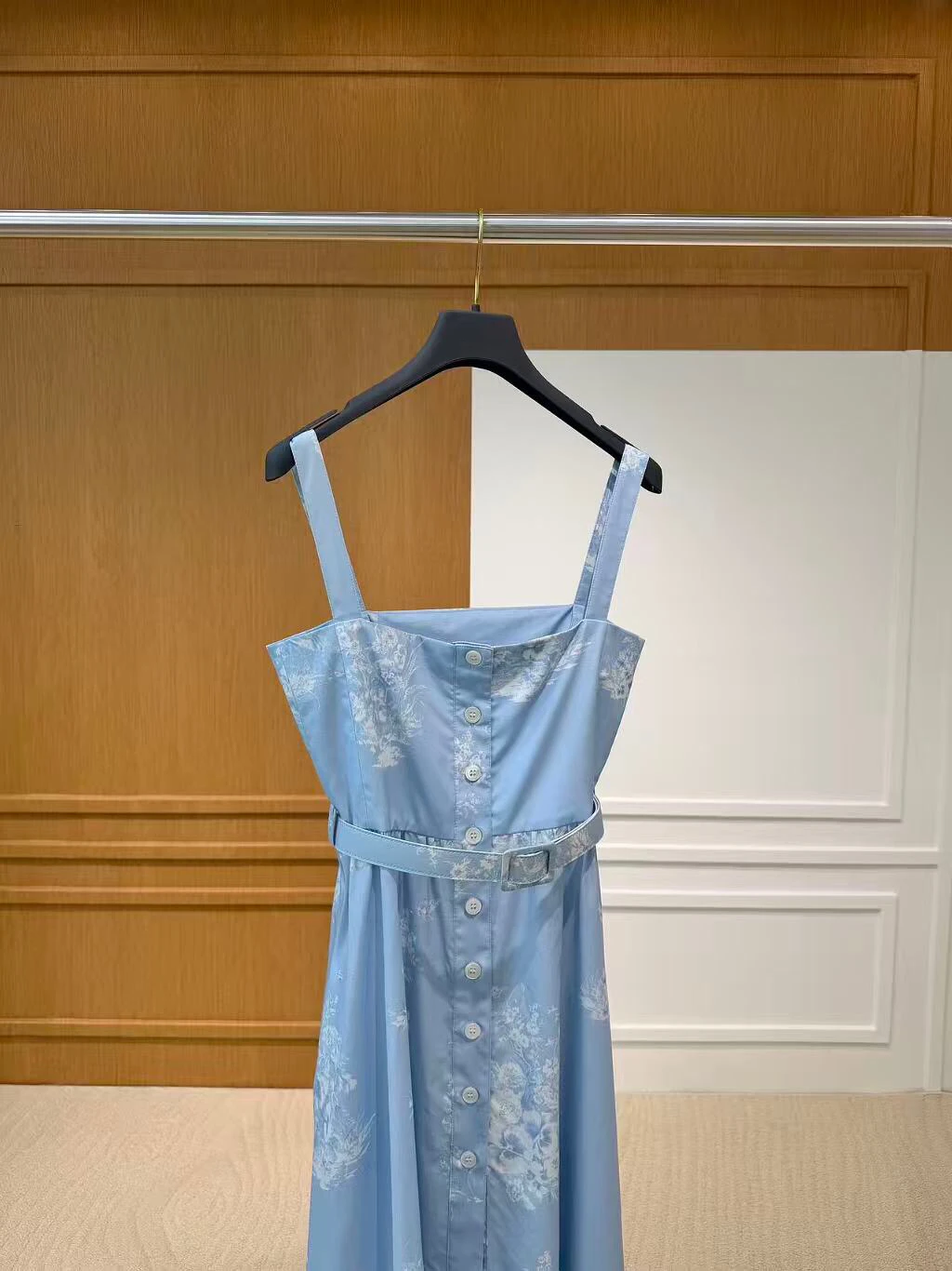 Luxuriöses Designer-Midikleid – Sundress Midi Floral Bewertung und Preis