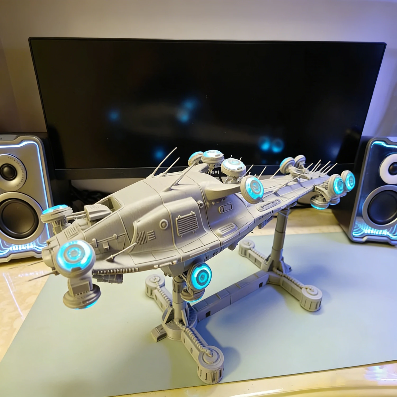 

1/128 Nebuchadnezzar Hovercraft Assembly Model 48cm Highly Detailed 3D Printed Ships Static Model Ship Toy Ornament