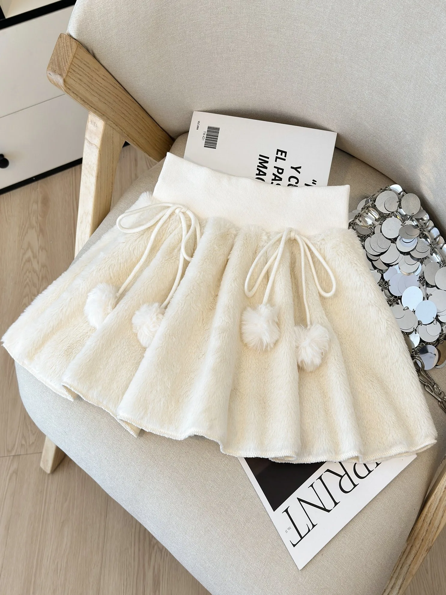 Biała futrzana spódnica w kształcie litery A z kokardą w talii, damska spódnica z wysokim stanem, puszysta, z aksamitnej tkaniny, słodka i elegancka.