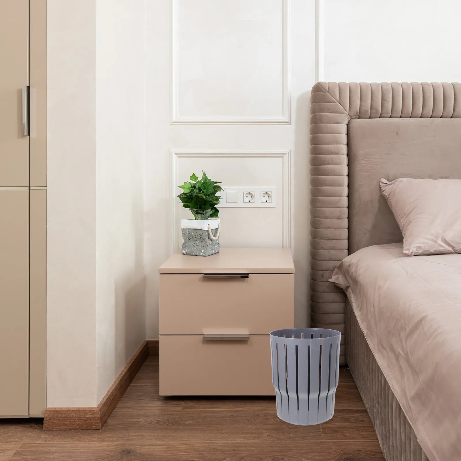 Hollow-Out Modern PP Trash Can for Bedroom Office Bathroom Hotel Car Decorative Small Waste Basket Portable Household Garbage