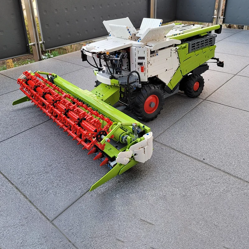 

NEW MOC Technical Tractor 8900 Combine Harvester Electric RC Building Blcoks Model DIY Assemble Bricks Toys Birthday Gifts