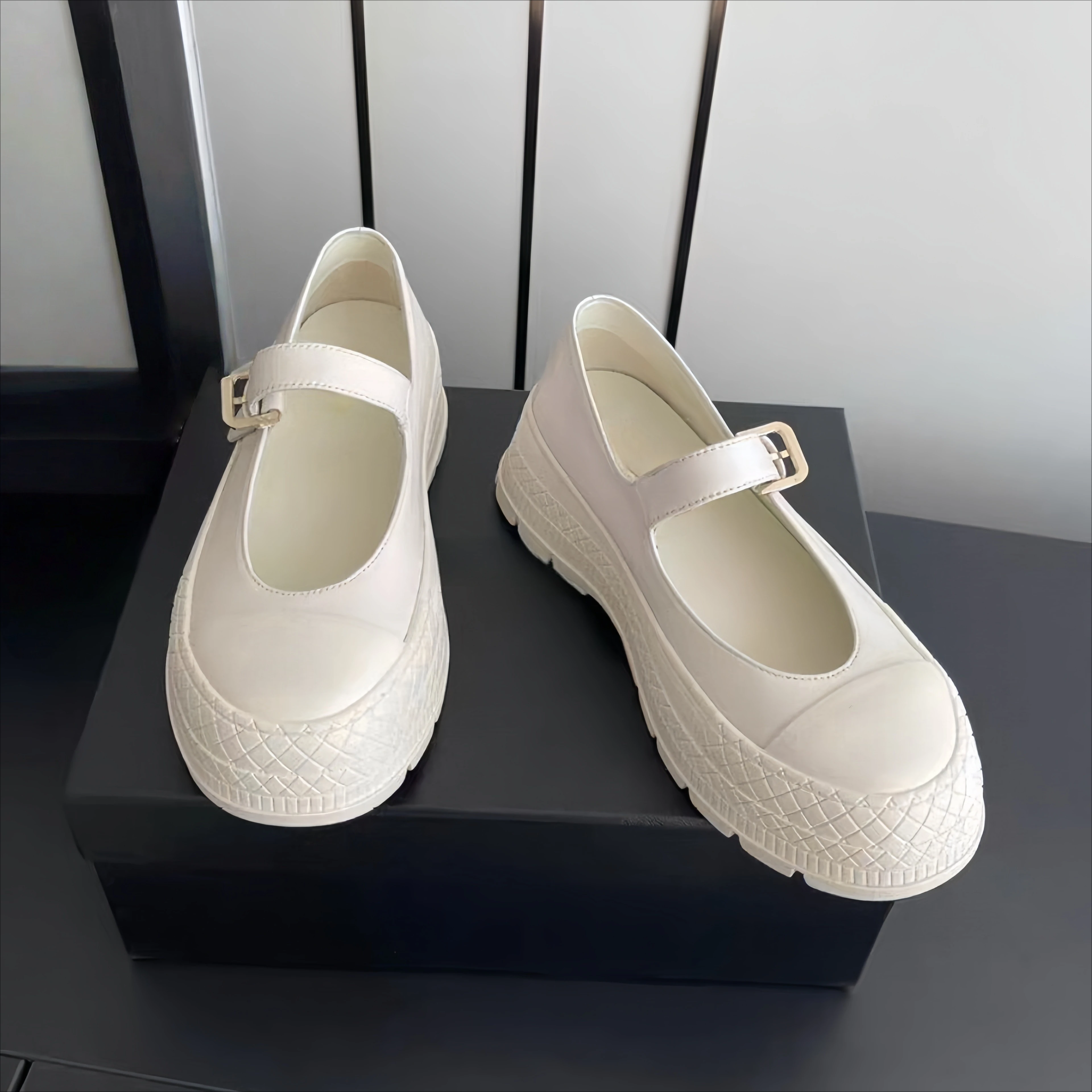 Summer Casual White Sneakers Retro Mary Jane Platform Shoes Versatile Casual Flat Shoes German Training Shoes Forrest Gump Shoes