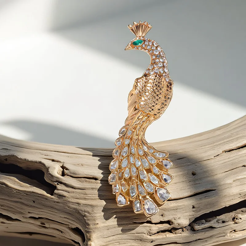 Elegant Retro Fashion Cut-out Peacock Brooch