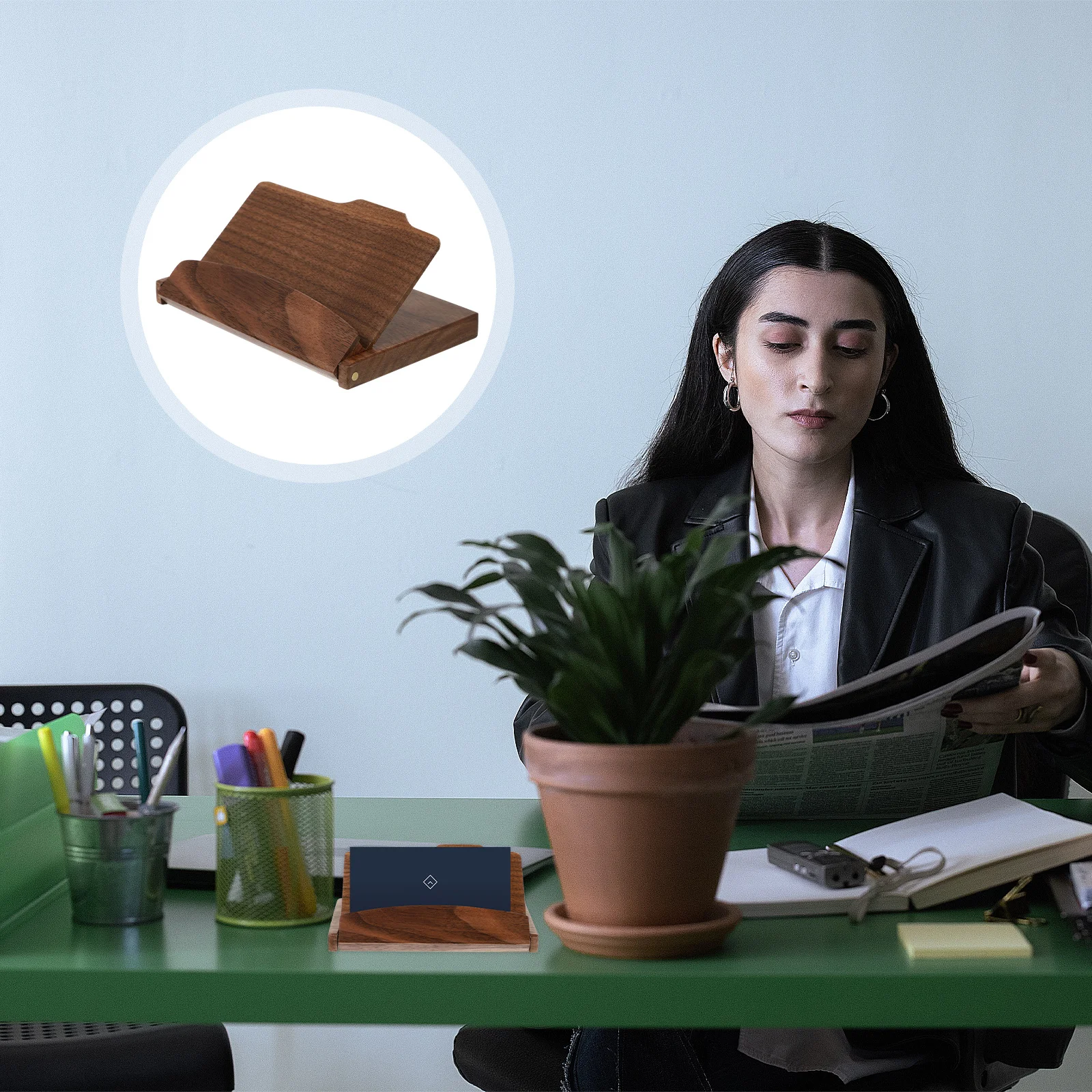 

Retro Walnut Wooden Business Card Case Multi Functional Credit Card Storage Exquisite Workmanship Elegant Portable Gift