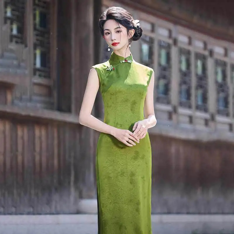 Зеленый Cheongsam 2025, новый стиль, новый китайский стиль, ретро, молодежное улучшенное платье без рукавов, женское летнее платье Qipao