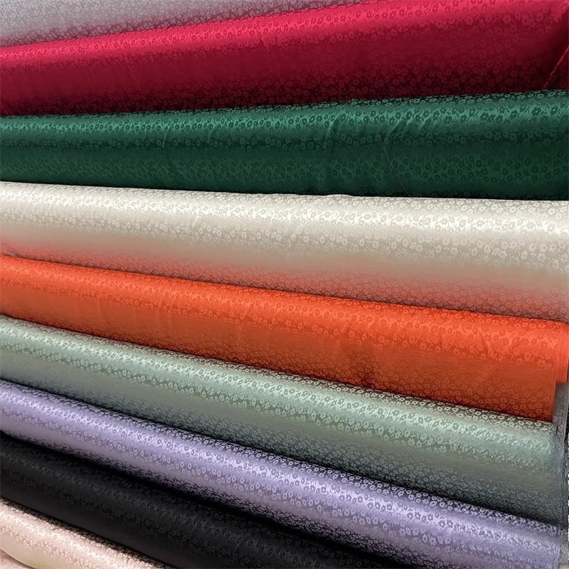 

Жаккардовый шелковый атлас, замысловатый цветочный принт, 100% шелк шелковицы, мягкая дышащая роскошная летняя одежда, ткань, швейные аксессуары