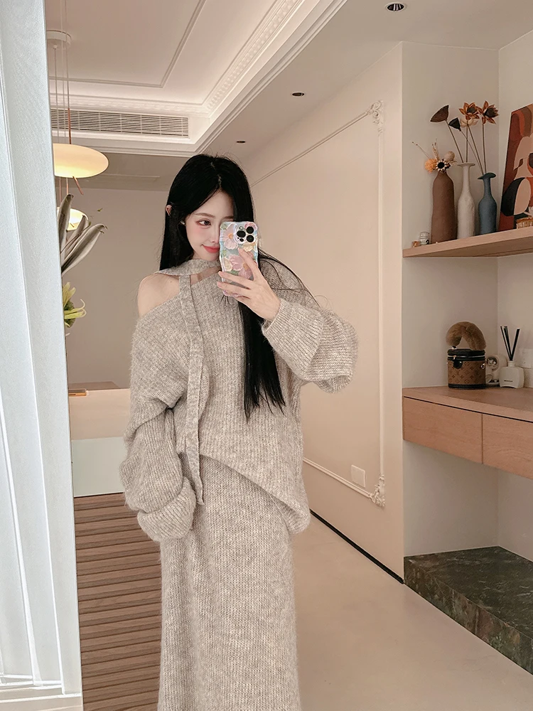 

Женский вязаный комплект из альпаки с длинным ворсом: свободный, мягкий, уютный свитер на одно плечо и длинные брюки. Модный осенне-зимний комплект.