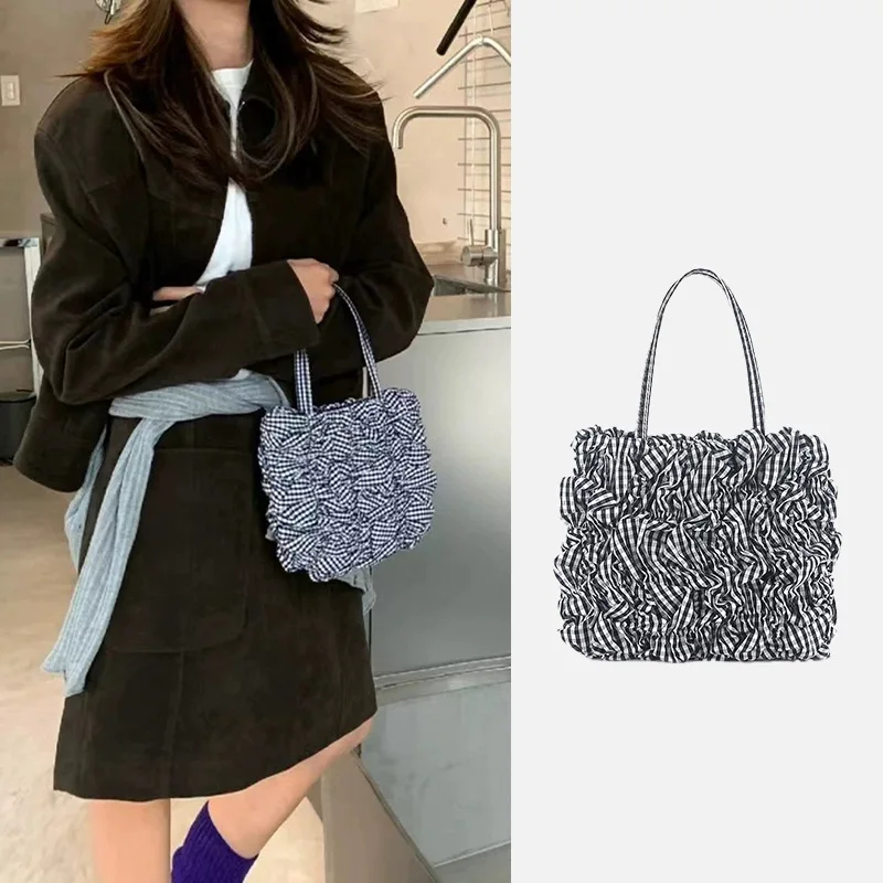 

Jennie's same cloud bag, made of British silk, satin, velvet, handbag, women's phone, small square bag, spicy girl bag