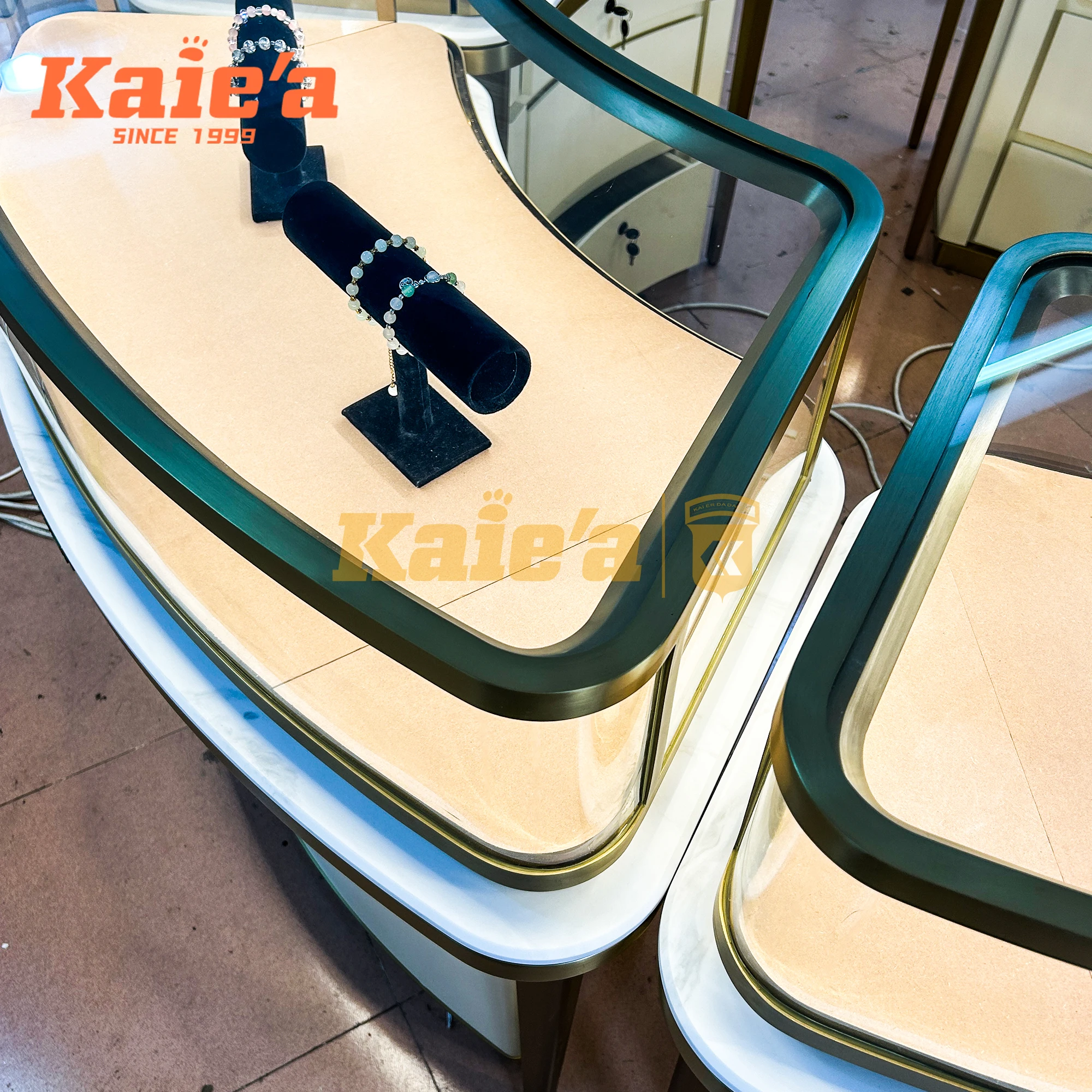 High End Jewelry Store Metal Island Cabinet Display Curved Glass Custom Jewelry Display Cabinet with LED