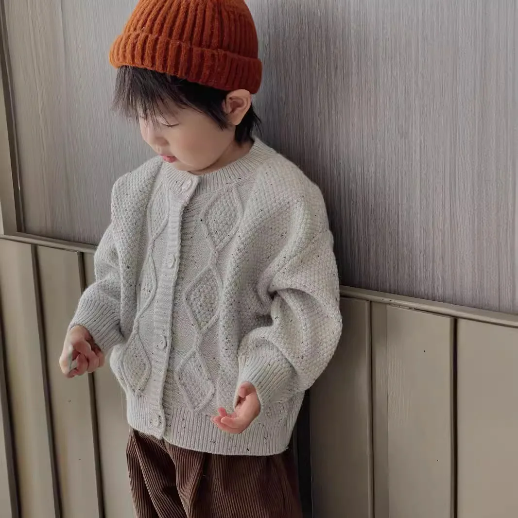 子供向けのすべてにマッチするニットセーター,女の赤ちゃんのためのシンプルで日常的な服,カジュアルファッション,秋,新しい,2024