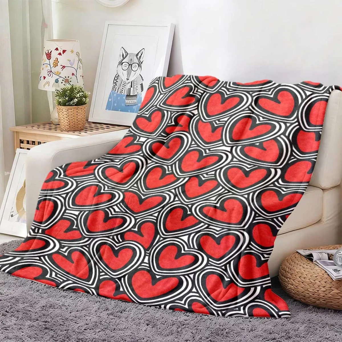 Retro Red Heart Flannel Blanket, Black White Contour Love Heart Pattern Lightweight Throw Blanket for Bed Couch Daily Use