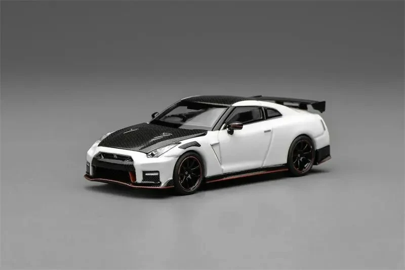 

(Pre-Order) 1:64 R35 Special Edition 2022 Diecast Collector's Vehicle Model Car