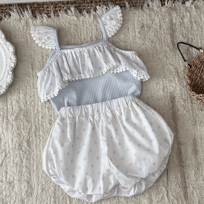 Conjunto Infantil Feminino 2026 Primavera Verão Novo: Roupa de Bebê Menina com Bolinhas, Renda, Suspensório e Shorts com Flores - Dois Conjuntos