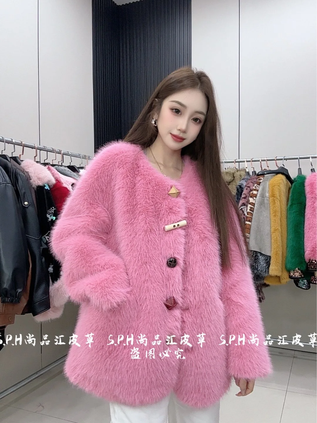 Winter New Women's Soft Comfortable Thickened Design Slimming Furry Coat Popular Design Long-sleeves Single-breasted Faux Fur