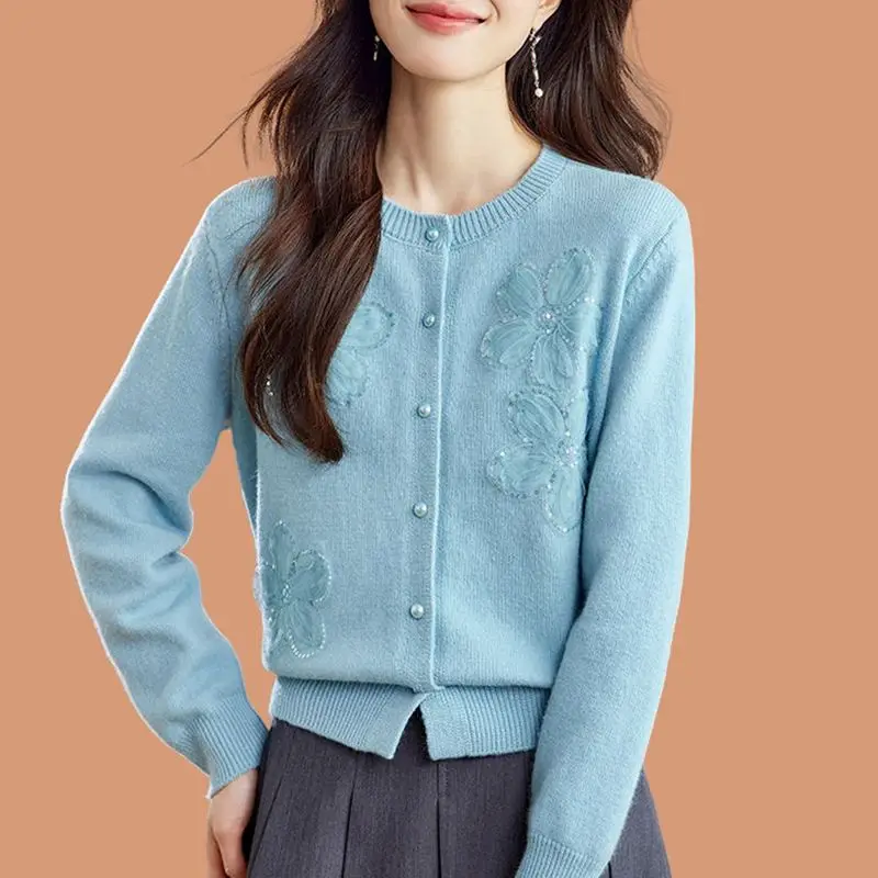 

Spring Summer New Heavy weight Knitted Wool Crew Neck Cardigan Embellished with 3D Flowers Design Sense Top E11537
