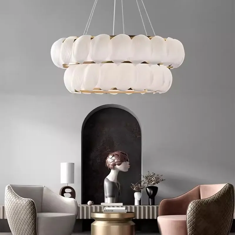 French light luxury, modern simple living room, shell, new cream chandelier