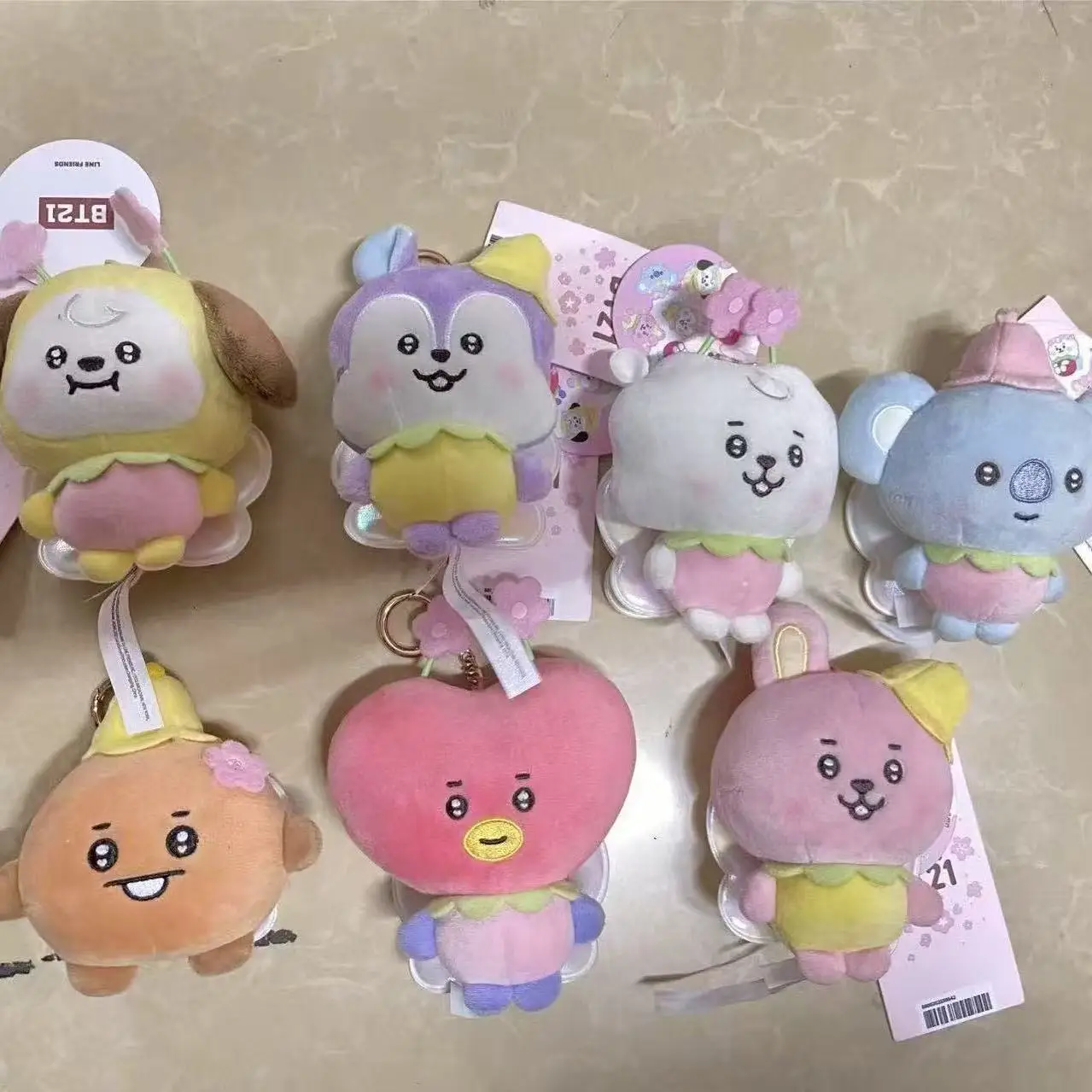 

Милый мультяшный брелок BT21 Chimmy Cooky Koya Shooky Tata, креативный аниме-аксессуар, декоративная подвеска-кукла для рюкзака