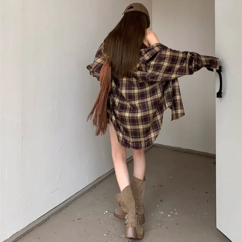 

New Vintage Women Oversized Long Sleeve Plaid Shirt Blouse Tops Autumn Winter Button Down Loose Lapel Pocket Shirt Korean Style