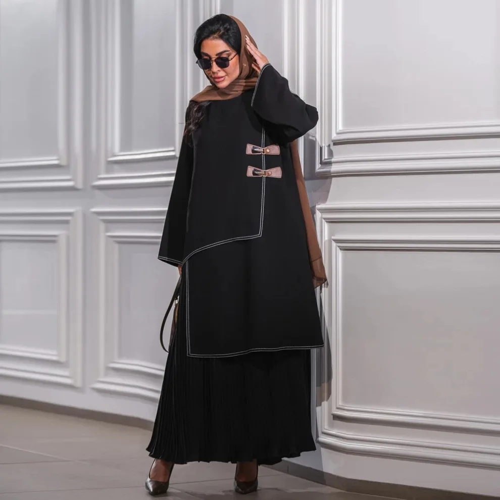 MQ215 Abaya negra de Oriente Medio para mujer, vestido musulmán, jersey de retales con dobladillo plisado, hebilla de cuero, batas Abaya musulmanas de Dubái