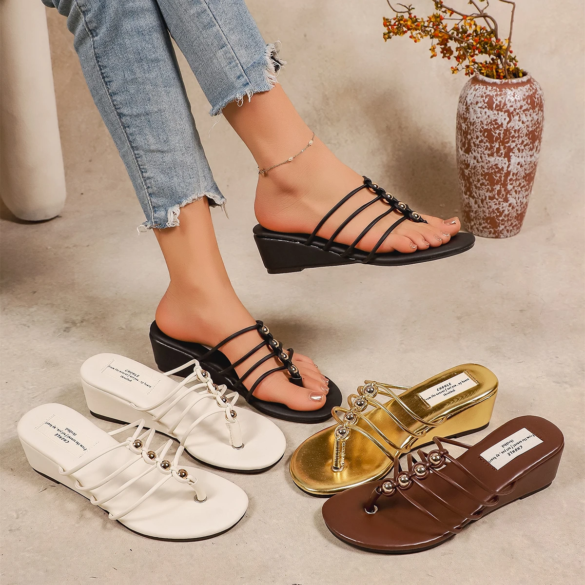 Summer Women Soft Comfortable Sandals 2025 New Crystal Bead Shoes Comfortable Holiday Beach Open Toe Flip Flops Women Sandals