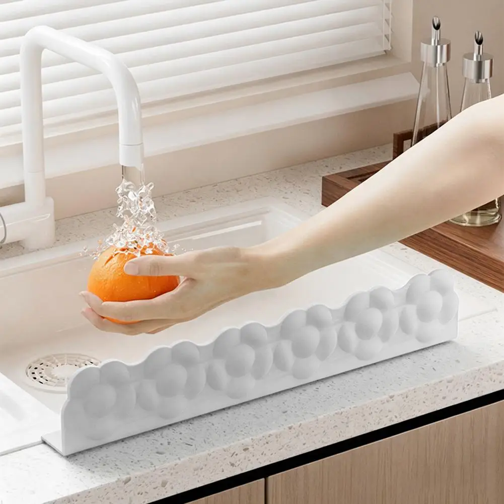 Kitchen Sink Splash Guard Silicone Sink Splash Guard with Non-slip Suction Cups Reusable Kitchen Water Protector Countertop Edge