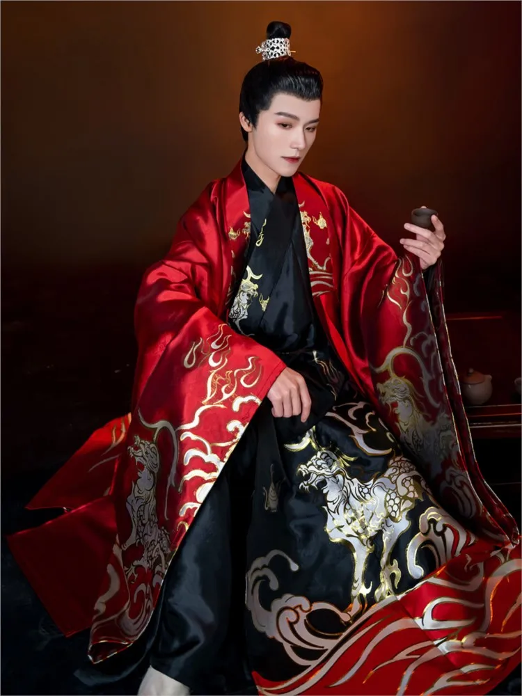 

The Hanfu men's Taoist robe style with a woven gold cape and cross-collar features Chinese that is not ancient costume