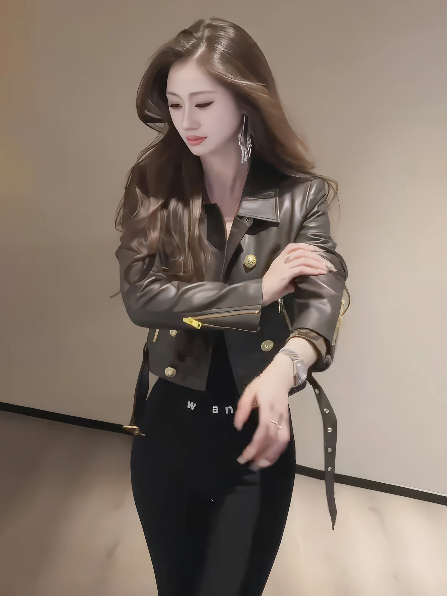 Veste en cuir PU pour femme, style motard, décorée de métal, à double rangée de boutons, manches longues