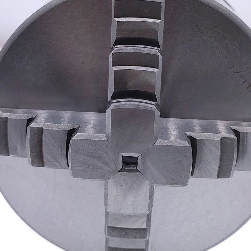 K11-100 4 JawSelf-centeringChuck LatheChuck Scroll Chuck 100mmForSmall Lathe مع الصلب المقسى مع مجموعتين من الفكين K12-100