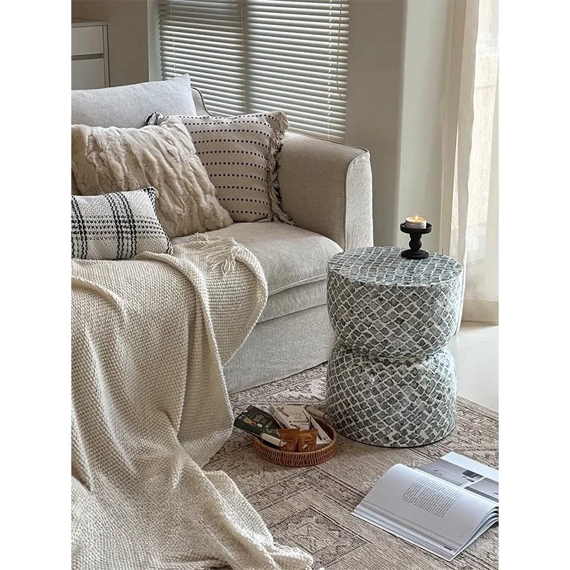 Home imported handmade creative shells cat eye blue edge sofa next to living room light luxury coffee table bedside table