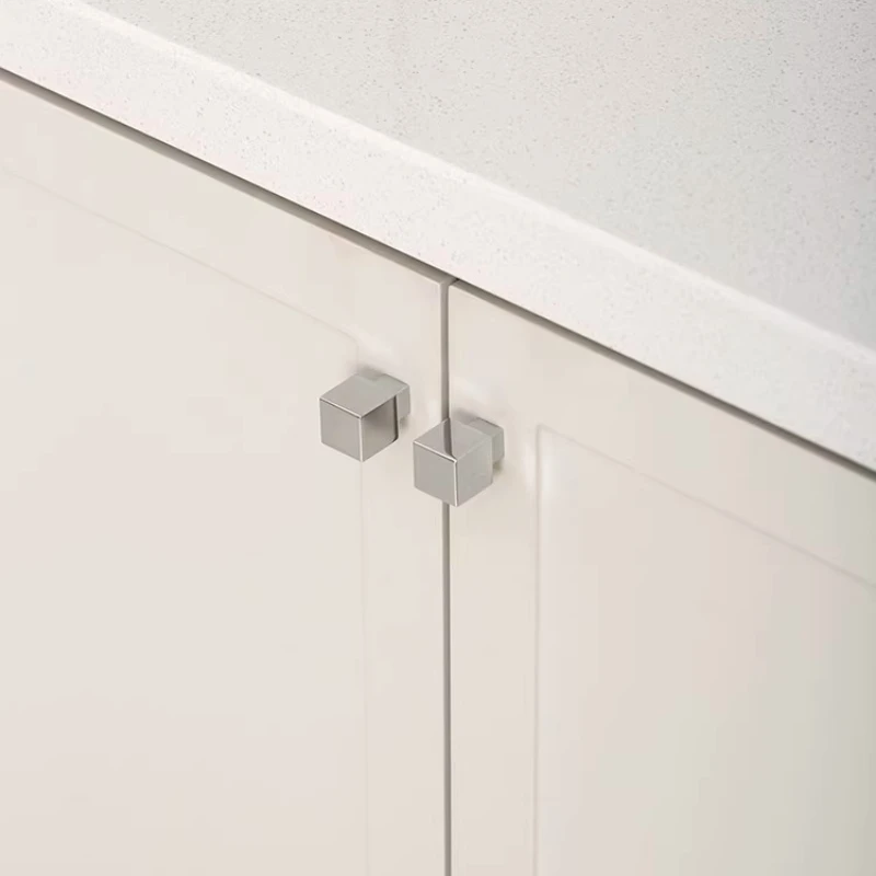 Antike Silberne Kleine Quadratische Griffe aus Messing, Minimalistische Möbelknöpfe für Küche, Kleiderschrank, Tür, Schuhschrank und Schubladen – Detail 13