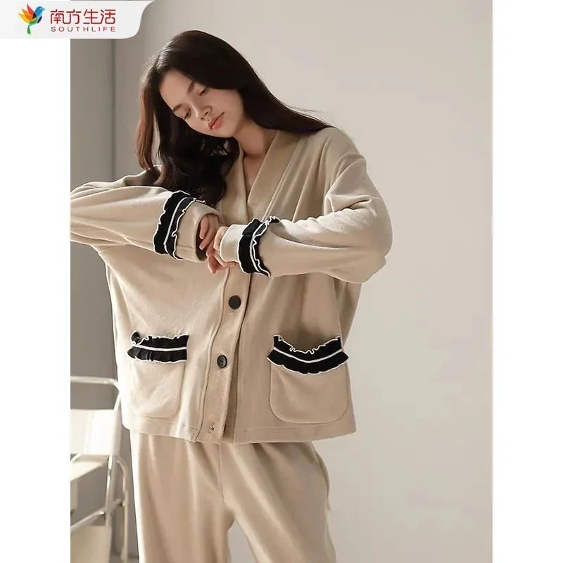 

15407021Spring and autumn coral fleece printed pajamas women's soft and comfortable loose long-sleeved suit home service