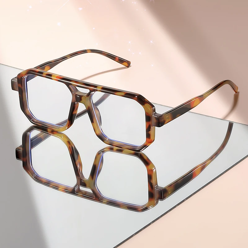 

The new dual-beam flat lens is suitable for daily wear during travel, gatherings, and as a decorative anti-blue light glasses