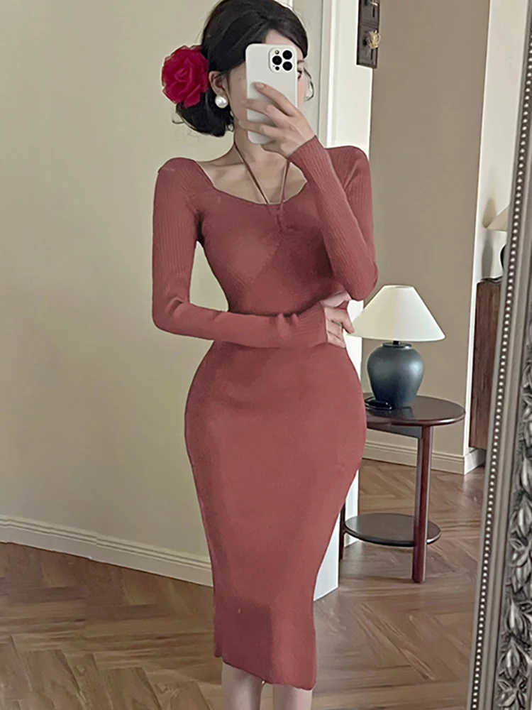 เดรสไหมพรมสีแดง คอเหลี่ยม แขนยาว ทรงเข้ารูป สำหรับงานพรอม ฤดูใบไม้ร่วง ปี 2025 สไตล์เกาหลี หรูหรา สง่างาม เหมาะสำหรับงานกลางคืน