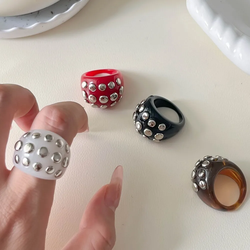 Vintage Punk Rivet Acrylic Chunky Ring for Women Unique Irregular Wide Ellipse Shape Ring Daily Party Gift Jewelry Accessories