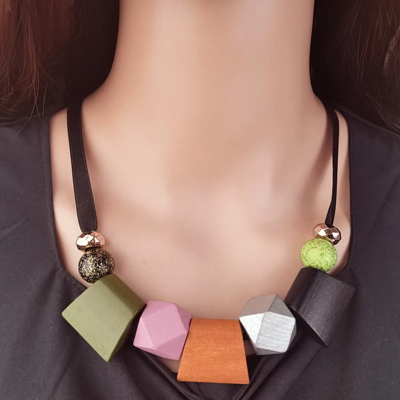 Pink Color Vintage Geometric Wood Beads Bib Necklace for Women Statement Fashion Jewelry