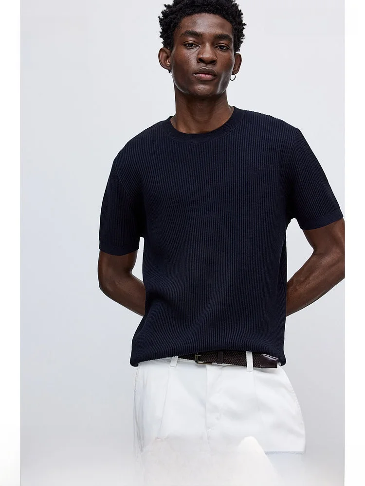 

Мужской трикотажный свитер H&M: комфортный, модный, с круглым вырезом, в рубчик, короткий рукав, цветной