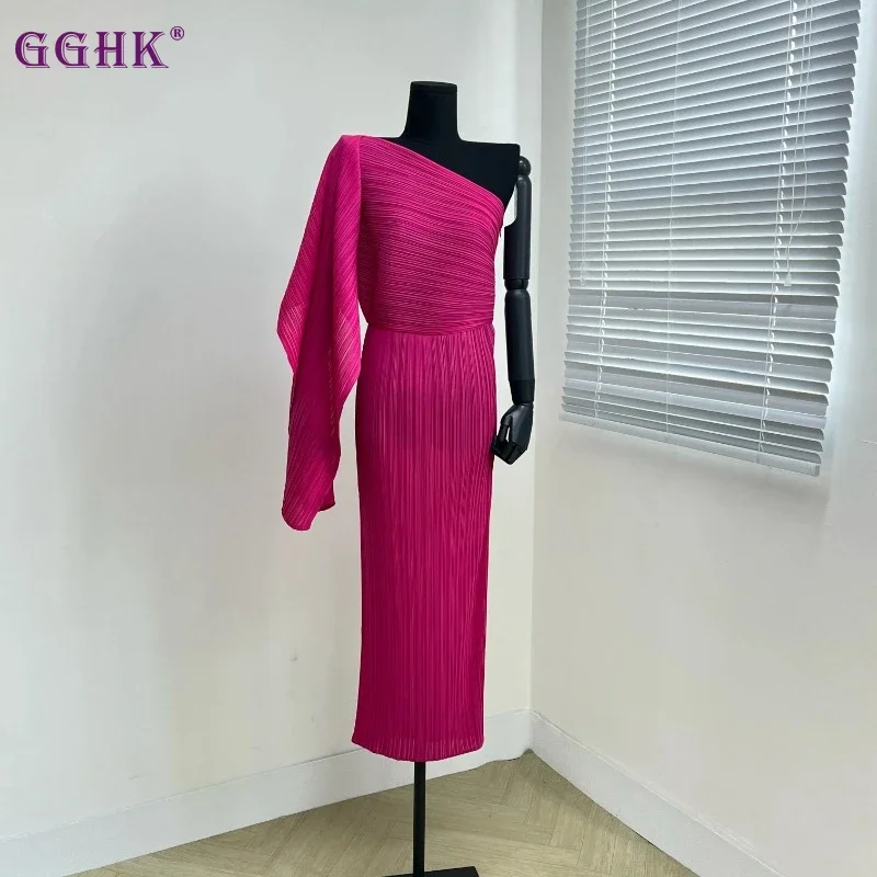 

GGHK Miyake Pleated One Shoulder Flying Sleeve Design Prom Dress Fashion Loose Large Size Splicing Elegant Women Long Gowns