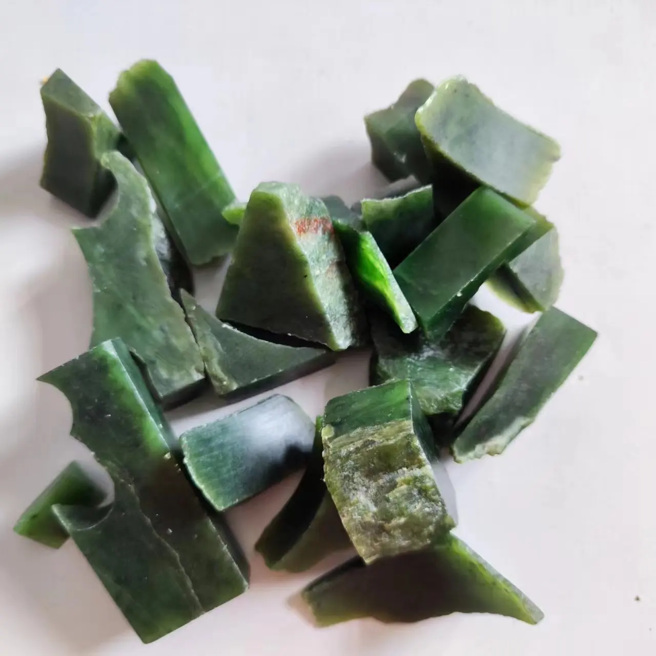 Natural Jade Stone Hetian Green Jasperite Jasper Stone Raw Crystals and Stones Healing Mineral Specimen Decoration Stone Home