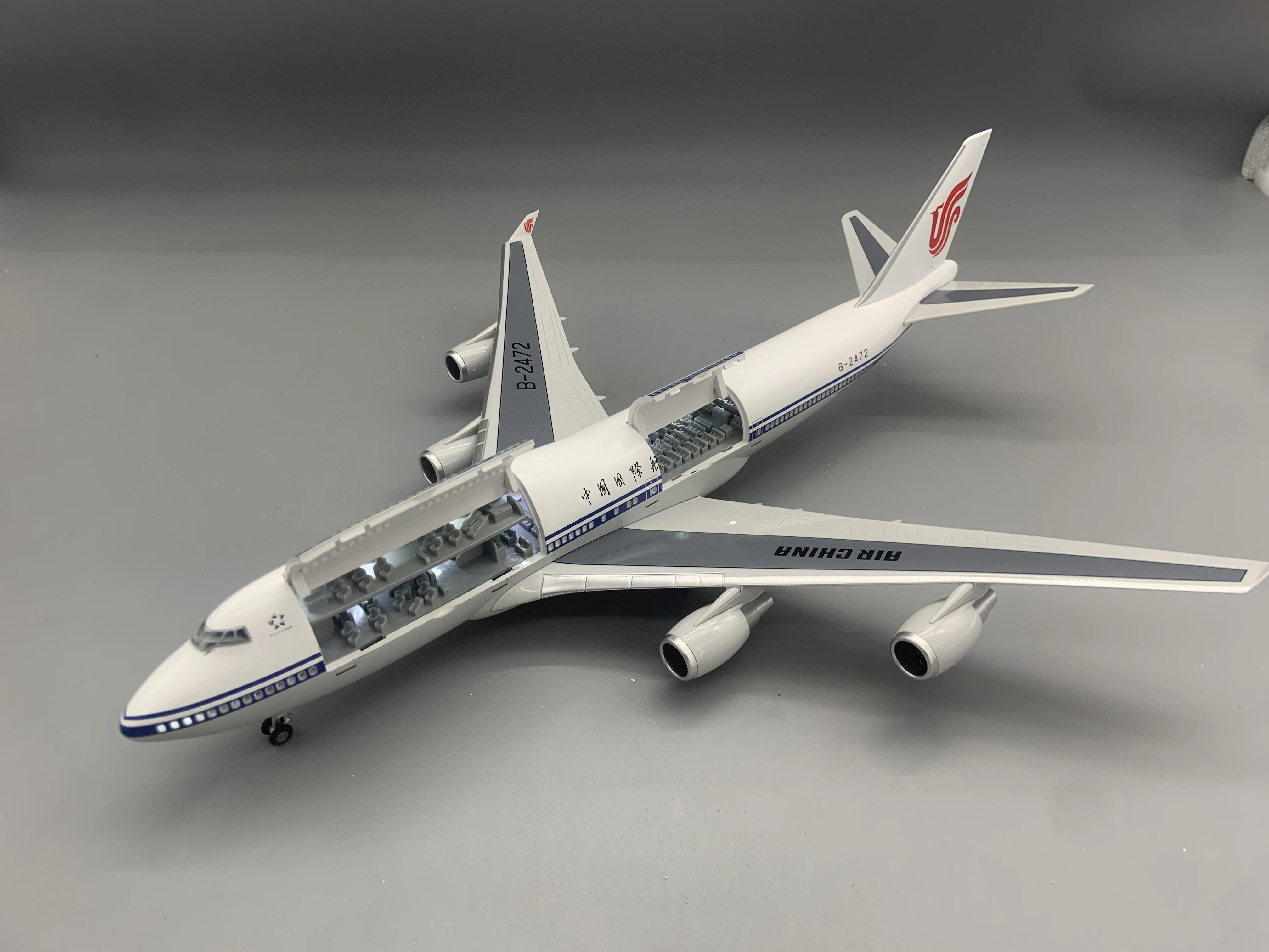 Novo Modelo de Avião em Escala 1:150 B747 Air China, Aeronave de Resina Diecast com Porta de Cabine Abrível e Luz LED, Coleção, Exibição, Presente