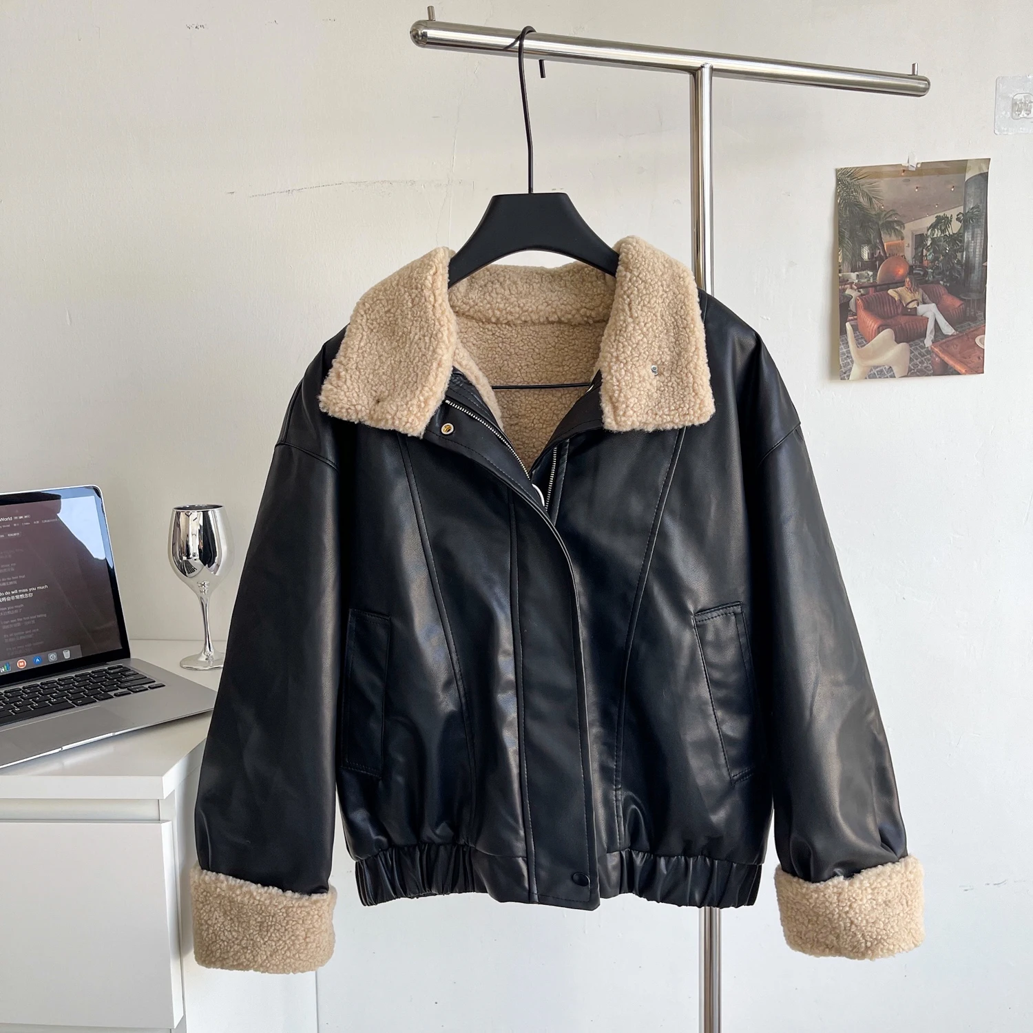 ラムレザージャケット女性の冬の新しいアメリカンスタイルハイストリートジッパーハイエンドコーヒーコートカジュアルルーズ高品質暖かいトップス